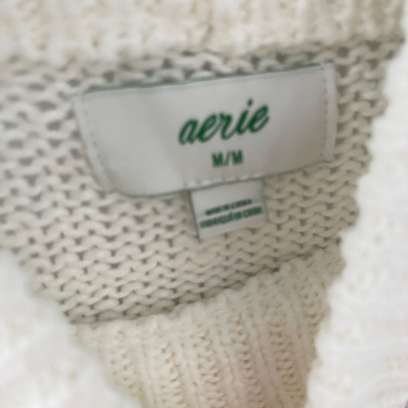 Aerie crème sweater, medium, cozy - Picture 3 of 3